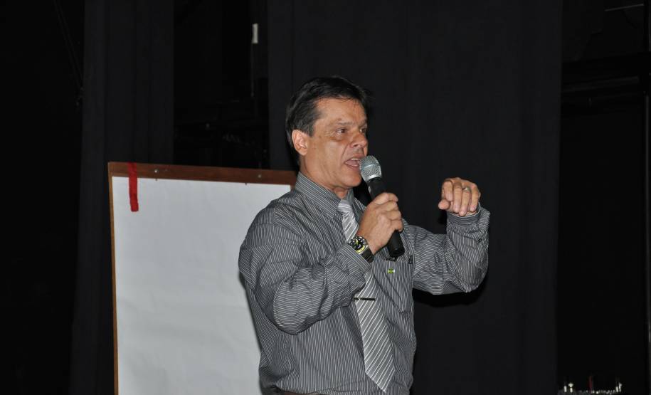 O Detran (Departamento de Trânsito do Paraná) encerra nesta sexta-feira (16), Dia do Instrutor de Trânsito, a semana de aprimoramento profissional dos instrutores e diretores de ensino dos Centros de Formação de Condutores.