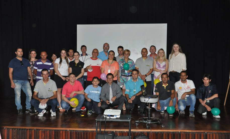 O Detran (Departamento de Trânsito do Paraná) encerra nesta sexta-feira (16), Dia do Instrutor de Trânsito, a semana de aprimoramento profissional dos instrutores e diretores de ensino dos Centros de Formação de Condutores.