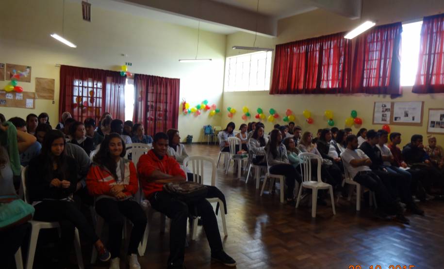 A fim de atender a um convite na Escola Estadual Prof. Guido Straube, o Departamento de Trânsito do Paraná (Detran), por meio da Coordenadoria de Educação para o Trânsito, participa entre 26 a 29 de outubro da Semana Cultural. A temática principal apresentada na escola é a “Responsabilidade no Trânsito - um dever de todos”.