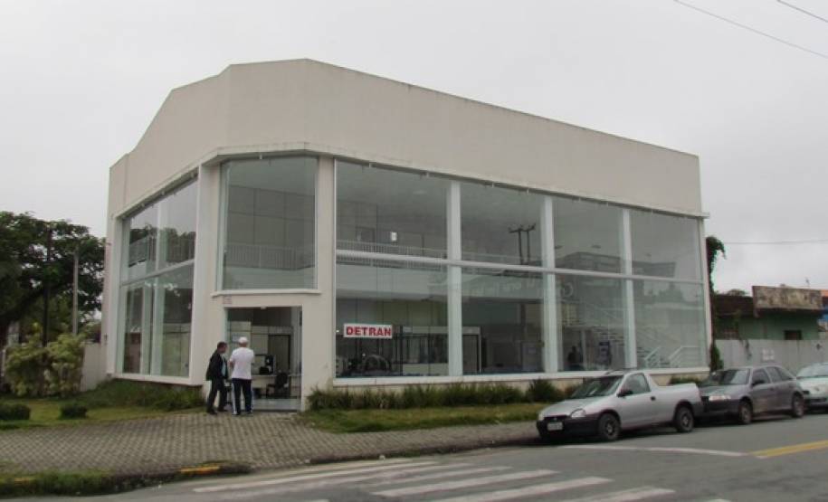 O Departamento de Trânsito do Paraná (Detran) oferece pela primeira vez, na nova sede da 99ª Ciretran, no município de Guaratuba o curso de reciclagem para os condutores infratores. As aulas ocorrem nos dias 20, 21 e 22 de novembro e são ofertadas 22 vagas.