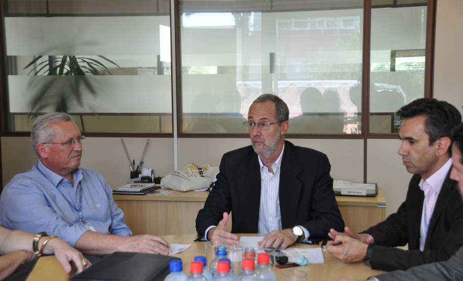 O Departamento de Trânsito do Paraná (Detran) recebeu hoje (10), a visita dos coordenadores dos Núcleos de Educação à Distância das Universidades Estaduais que compõem a Universidade Virtual do Paraná (UVPR).