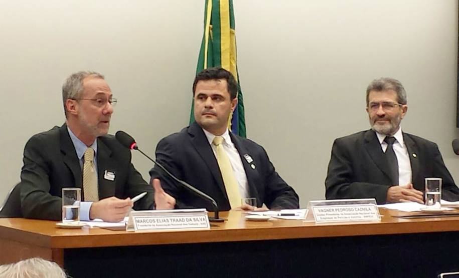 Os Departamentos Estaduais de Trânsito estão contribuindo para as alterações do Código de Trânsito Brasileiro, em discussão na Câmara dos Deputados. Nesta terça-feira (17), em Brasília, a Associação Nacional dos Detrans (AND) esteve na Audiência Pública promovida pela comissão responsável sobre o tema para tratar de vistorias e inspeções veiculares.