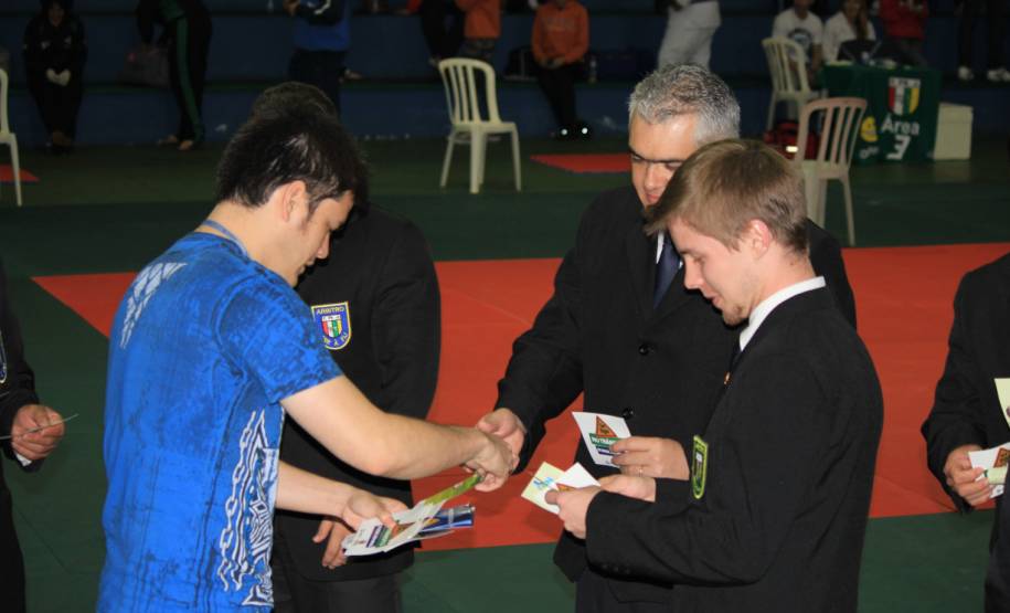 O Comitê Intergestor de Políticas Públicas possibilitou uma ação conjunta entre o Departamento de Trânsito do Paraná (Detran/PR), a Assessoria Especial da Juventude e a Secretaria de Esportes na fase final dos Jogos da Juventude do Paraná.