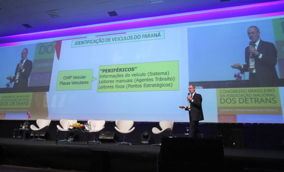 Modelo de sistema eletrônico de segurança viária é apresentado no congresso