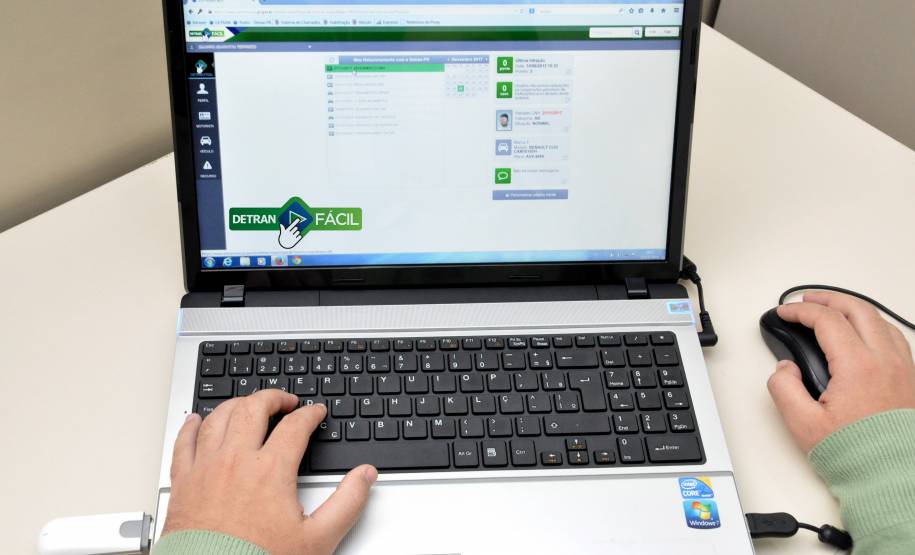 Exames do Detran podem ser agendados pela internet a partir desta quinta-feira Os usuários do Departamento de Trânsito do Paraná (Detran) poderão agendar, a partir desta quinta-feira (10), exames de avaliação psicológica, físico e mental e o exame teórico de direção no site da autarquia (xoops.celepar.parana/v3/detran2018).