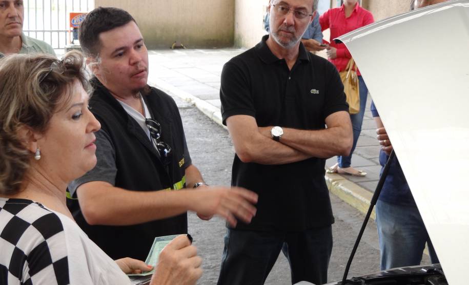 A partir de janeiro de 2016, o sistema de vistoria eletrônica de veículos – que dá mais segurança a proprietários e motoristas – passará a vigorar em todo o Paraná. Por conta desta expansão, o Departamento de Trânsito do Paraná (Detran) intensifica as ações de qualificação dos despachantes credenciados à autarquia e que vão fazer as vistorias.