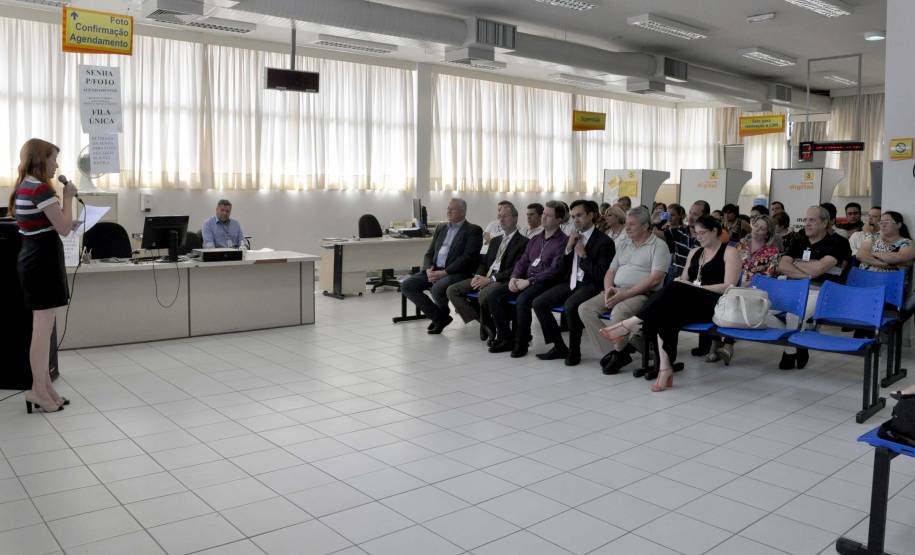 O Posto da Vila Hauer do Departamento de Trânsito do Paraná (Detran) completou esta semana 20 anos de atendimento em Curitiba. A autarquia realizou nesta quinta-feira (7), uma comemoração com todos os funcionários que fazem parte desta história.