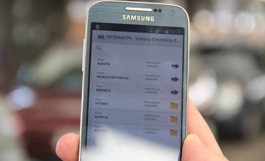 A partir desta segunda-feira (18), as vistorias de veículos feitas nas 101 unidades do Departamento de Trânsito do Paraná (Detran) e nos 946 despachantes do Estado serão feitas de forma digital. O sistema eletrônico e inédito no Brasil vai tornar o procedimento mais rápido e seguro, sem acúmulo de papel ou burocracia.