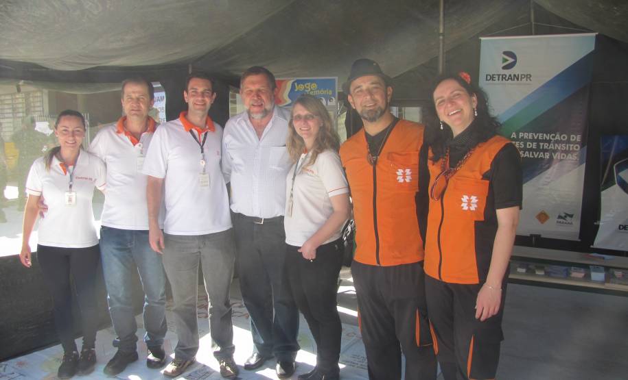 O Departamento de Trânsito do Paraná (Detran) atendeu cerca de 150 pessoas na ação Unidade Paraná Seguro – UPS, no último sábado (3), na Vila Sabará e Caiuá, na Cidade Industrial de Curitiba.