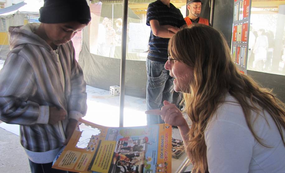 O Departamento de Trânsito do Paraná (Detran) atendeu cerca de 150 pessoas na ação Unidade Paraná Seguro – UPS, no último sábado (3), na Vila Sabará e Caiuá, na Cidade Industrial de Curitiba.