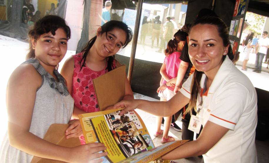 O Departamento de Trânsito do Paraná (Detran) atendeu cerca de 150 pessoas na ação Unidade Paraná Seguro – UPS, no último sábado (3), na Vila Sabará e Caiuá, na Cidade Industrial de Curitiba.