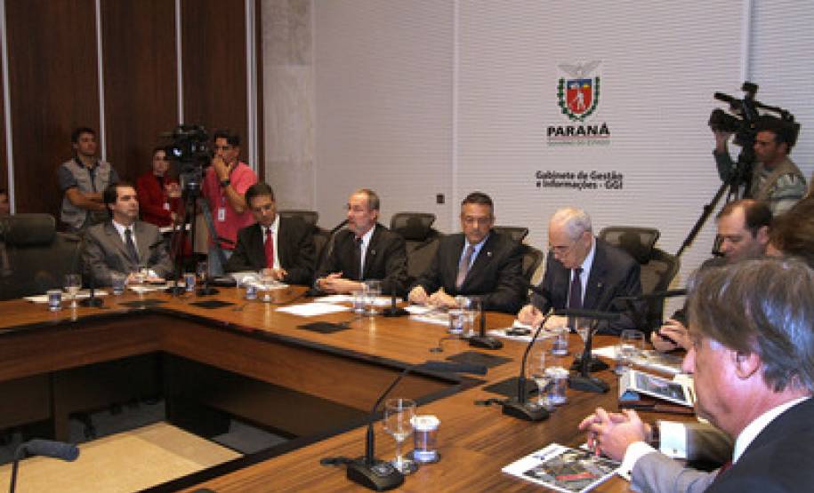 O Governo do Paraná lançou nesta segunda-feira (22) o novo site do Departamento de Trânsito do Paraná e o serviço de renovação automática da Carteira Nacional de Habilitação.