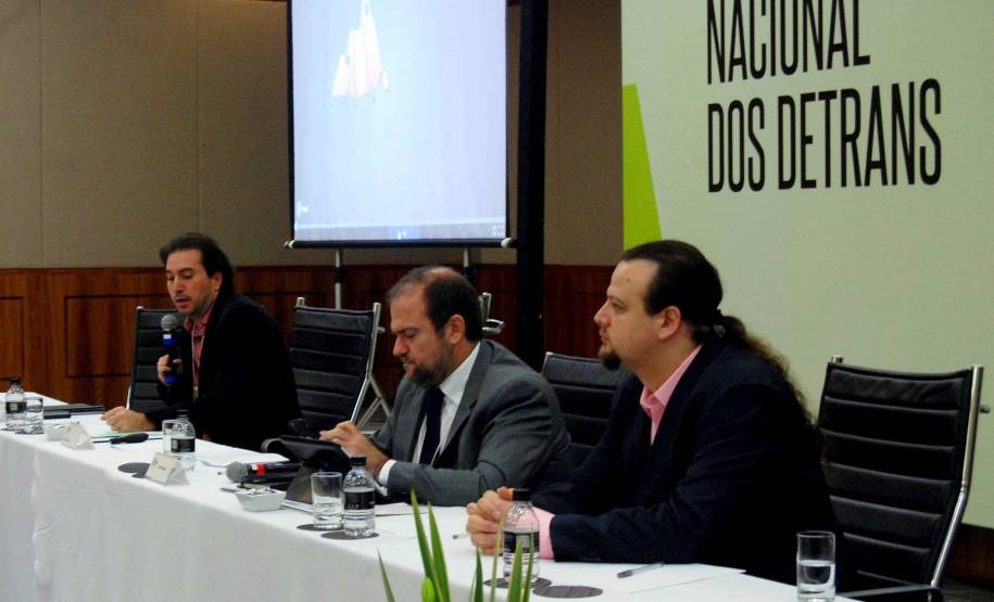 O Departamento de Trânsito do Paraná (Detran) mostrou nesta quinta-feira (17), em São Paulo, o modelo adotado pelo Estado para realização de juntas recursais, médicas e psicológicas de trânsito.