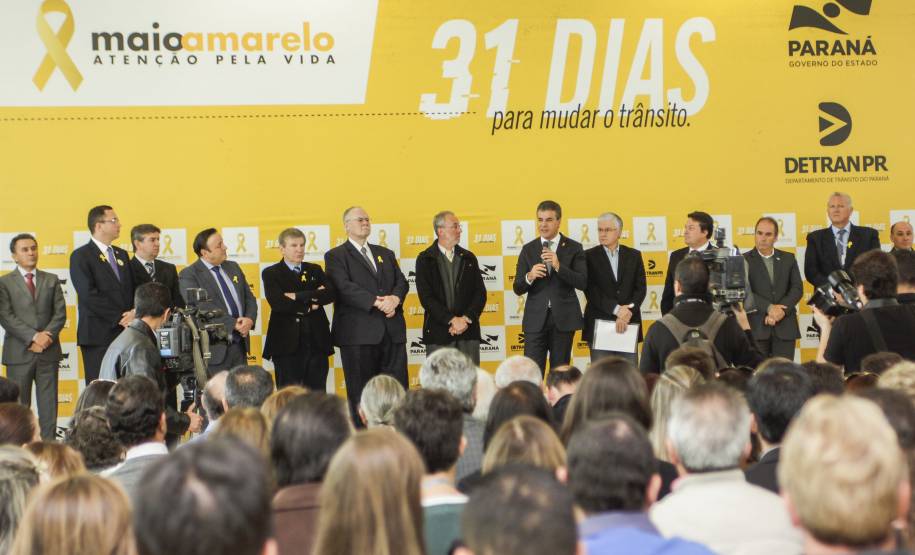 Governador Beto Richa lança as atividades do Maio Amarelo 2016, campanha de prevenção de acidentes e redução do número de vítimas no trânsito, junto com o diretor geral do Detran, Marcos Traad
