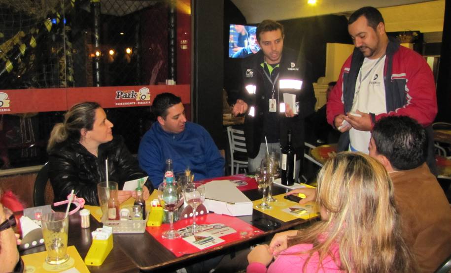 Foram retomadas nesta quinta-feira (15), em Foz do Iguaçu, as atividades da Campanha "Se Liga no Trânsito – Se beber não dirija".