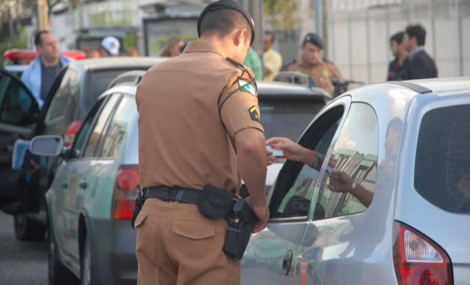 No Paraná, todos os anos, cerca de 3 mil pessoas morrem em acidentes de trânsito. Vítimas serão lembradas nesta quarta-feira (25) em uma série de ações e blitze educativas organizadas pelo Departamento de Trânsito (Detran) e Polícia Militar do Estado.