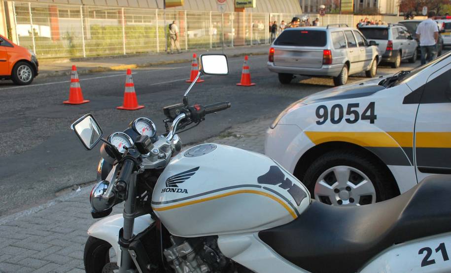 No Paraná, todos os anos, cerca de 3 mil pessoas morrem em acidentes de trânsito. Vítimas serão lembradas nesta quarta-feira (25) em uma série de ações e blitze educativas organizadas pelo Departamento de Trânsito (Detran) e Polícia Militar do Estado.