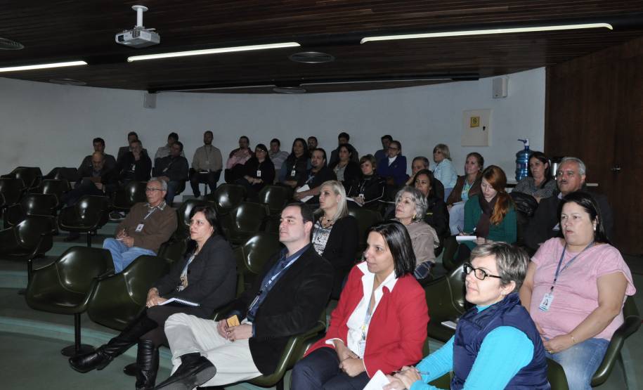 Nesta quinta-feira (02), o Departamento de Trânsito do Paraná (Detran) apresentou aos servidores em Curitiba a reorganização do site da Escola Pública de Trânsito. Com um novo procedimento eletrônico, os funcionários da autarquia agora terão mais facilidade para fazer inscrições, sugestões de cursos e reserva de telessalas para reuniões e treinamentos.