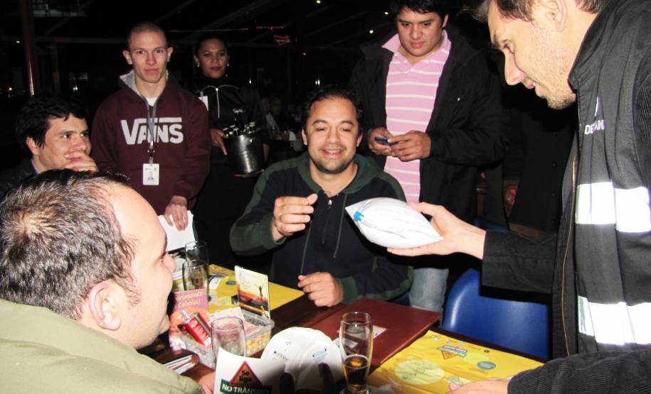 Mais de 2,6 mil pessoas foram abordadas pela equipe de educadores do Detran em Foz do Iguaçu e Medianeira.