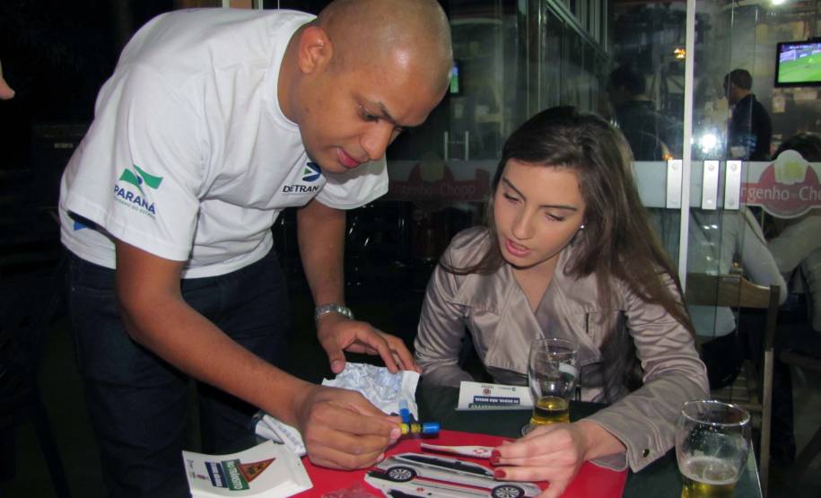 Mais de 2,6 mil pessoas foram abordadas pela equipe de educadores do Detran em Foz do Iguaçu e Medianeira.