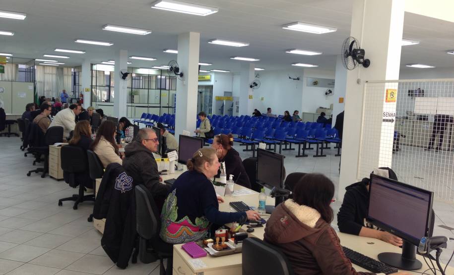 O Posto Central do Detran em Curitiba passou obras de manutenção e reparos ao longo do primeiro semestre de 2016 e está pronto para atender o público com mais conforto e acessibilidade. As adaptações foram negociadas com o proprietário do imóvel, que é alugado e fica na região Central, para evitar que a unidade fosse transferida para outro bairro.