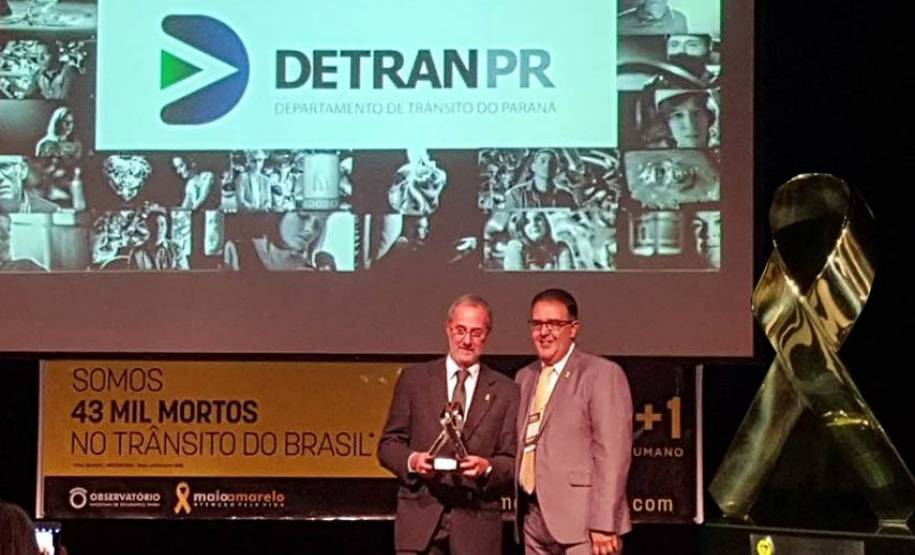 Detran recebe homenagem nacional por Campanha Educativa O Detran Paraná foi homenageado ontem, 30 de junho, pelo Observatório Nacional de Segurança Viária pela realização da campanha “31 Dias para mudar o trânsito” no Maio Amarelo.