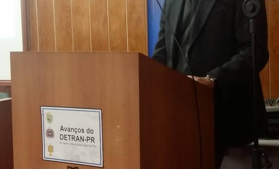 O diretor-geral do Departamento de Trânsito do Paraná, Marcos Traad, conversou nesta quinta-feira (28) com comandantes e futuros oficiais da Polícia Militar do Estado sobre atuação do Detran e o papel da PM na fiscalização do trânsito e preservação da vida.
