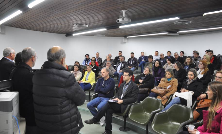 O Departamento de Trânsito do Paraná (Detran) reúne nesta sexta-feira (29), em Curitiba, médicos, psicólogos e técnicos que atuam nas Juntas Médicas e Psicológicas da autarquia