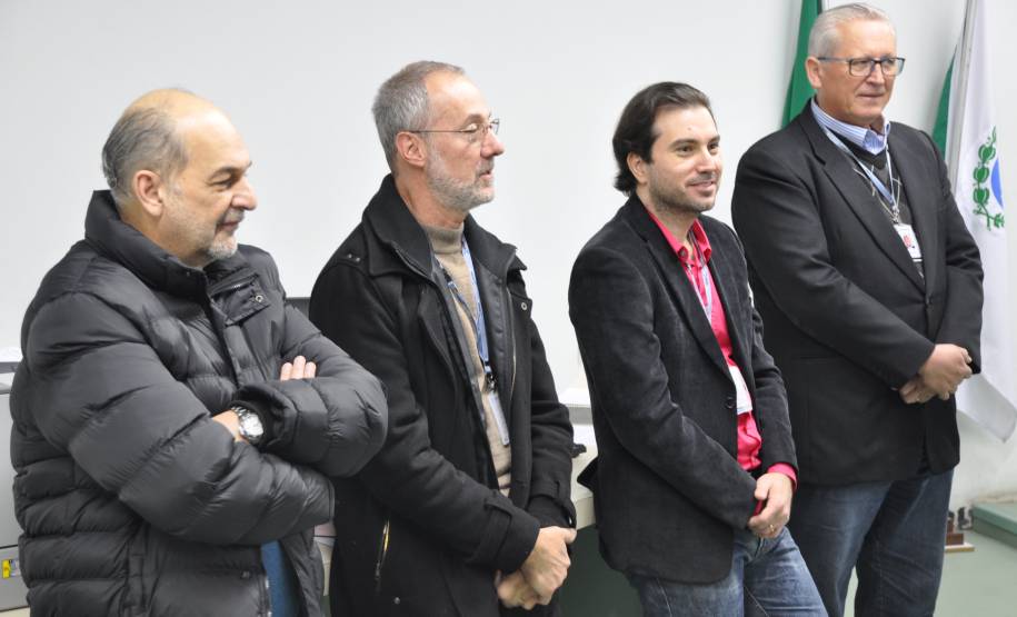 O Departamento de Trânsito do Paraná (Detran) reúne nesta sexta-feira (29), em Curitiba, médicos, psicólogos e técnicos que atuam nas Juntas Médicas e Psicológicas da autarquia