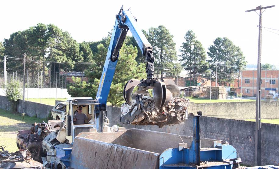 Nesta terça-feira (13), o Departamento de Trânsito do Paraná (Detran) estará em Santa Terezinha do Itaipu, para realizar a prensa de 200 peças de veículos para reciclagem.