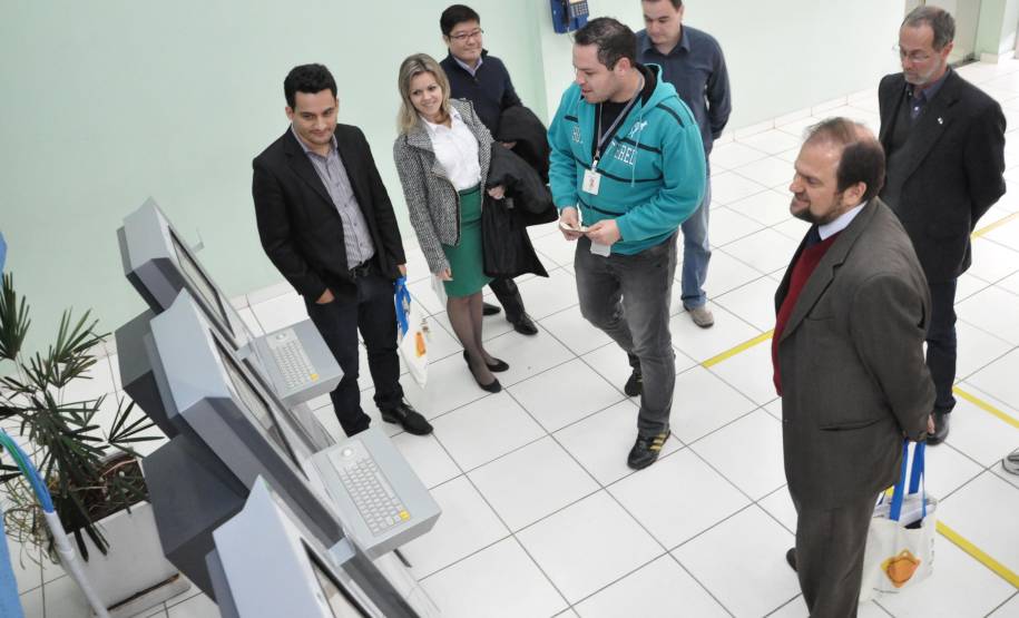 Diretores do Departamento de Trânsito de São Paulo visitaram nesta sexta-feira (6) a sede do Detran do Paraná, em Curitiba, para conhecer projetos, atividades e sistemas operacionais.