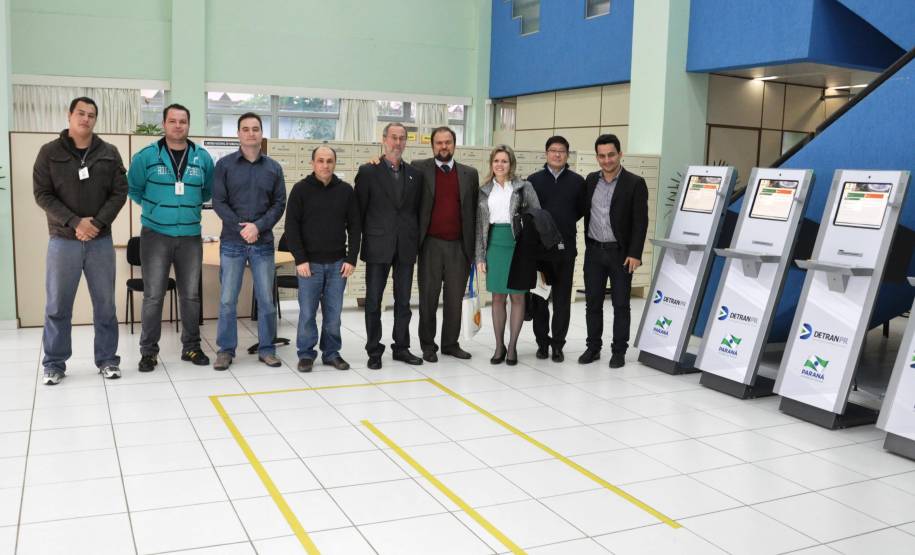 Diretores do Departamento de Trânsito de São Paulo visitaram nesta sexta-feira (6) a sede do Detran do Paraná, em Curitiba, para conhecer projetos, atividades e sistemas operacionais.