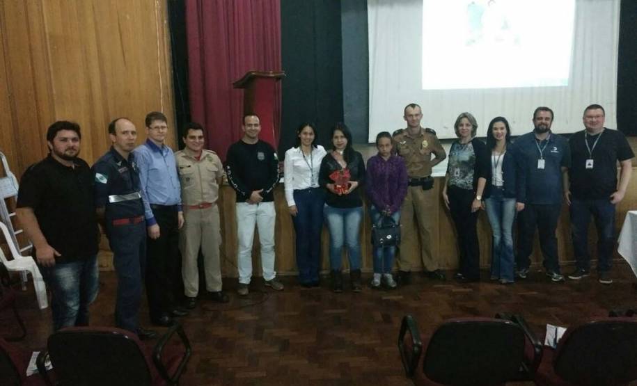 Entre os dias 18 e 25 de setembro, as unidades do Detran em todo Paraná realizaram uma série de ações educativas para a Semana Nacional de Trânsito. Foram palestras, brincadeiras, teatro e blitz para alertar a população sobre a importância da atenção e do respeito no trânsito e a responsabilidade de cada um em contribuir para a redução no número de acidentes.