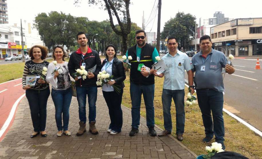 Entre os dias 18 e 25 de setembro, as unidades do Detran em todo Paraná realizaram uma série de ações educativas para a Semana Nacional de Trânsito. Foram palestras, brincadeiras, teatro e blitz para alertar a população sobre a importância da atenção e do respeito no trânsito e a responsabilidade de cada um em contribuir para a redução no número de acidentes.