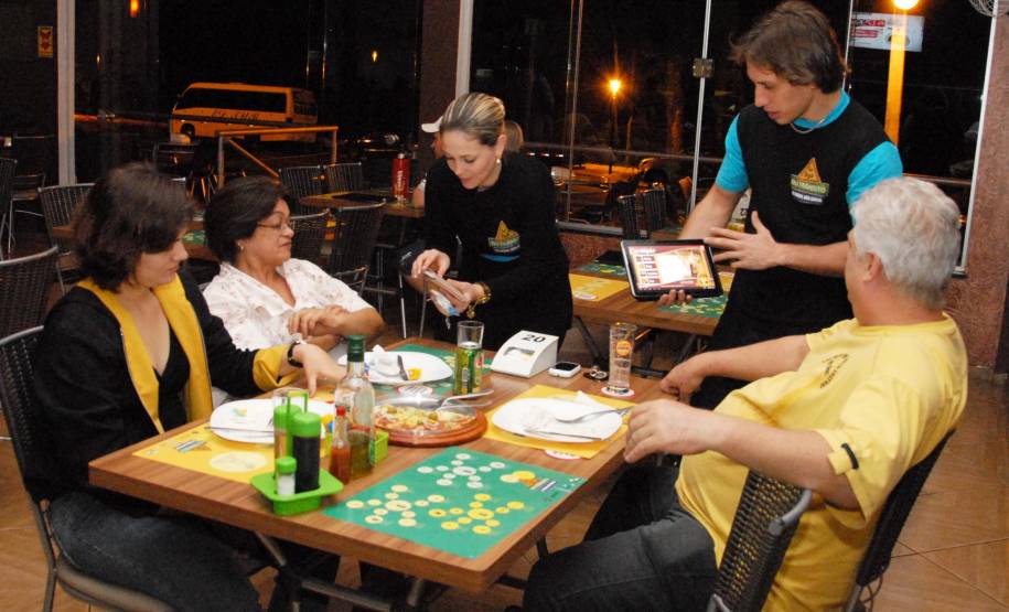 O Departamento de Trânsito do Estado preparou uma programação especial com palestras, mesa de debates, atendimento ao público no Detran Móvel e blitze educativas em bares e restaurantes.