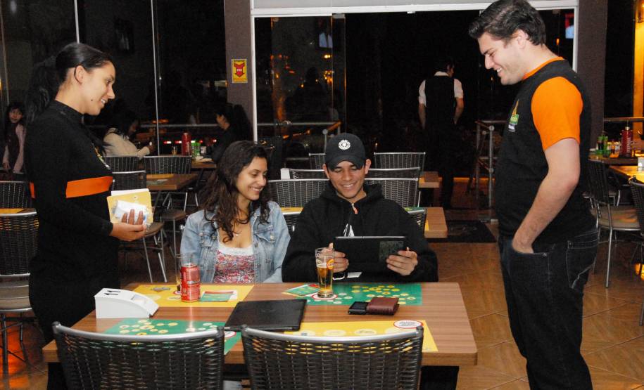 O Departamento de Trânsito do Estado preparou uma programação especial com palestras, mesa de debates, atendimento ao público no Detran Móvel e blitze educativas em bares e restaurantes.