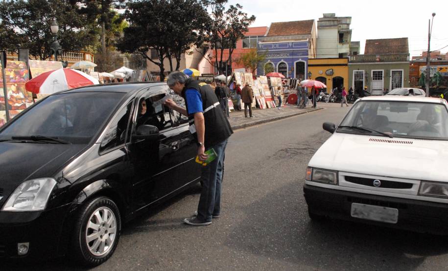 O Departamento de Trânsito do Estado preparou uma programação especial com palestras, mesa de debates, atendimento ao público no Detran Móvel e blitze educativas em bares e restaurantes.