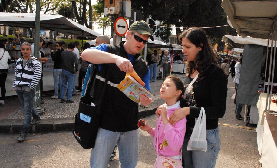 O Departamento de Trânsito do Estado preparou uma programação especial com palestras, mesa de debates, atendimento ao público no Detran Móvel e blitze educativas em bares e restaurantes.