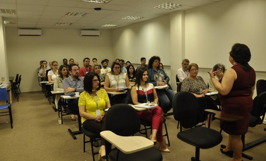 O Departamento de Trânsito do Paraná (Detran) por meio da Controladoria de Inspeção e Auditagem (COIA) e com apoio da Controladoria Geral do Estado iniciaram nesta terça-feira (22) o curso de atualização e instauração de Processo Administrativo Disciplinar (PAD) em Curitiba. Ao todo, devem ser alcançados mais de 90 servidores que atuam na Controladoria de Inspeção e Auditagem da autarquia.