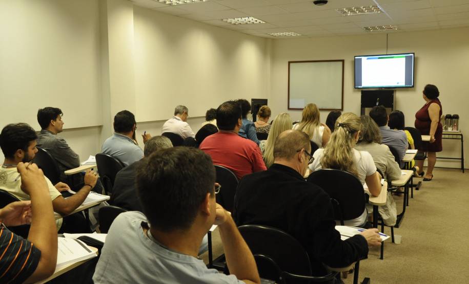 O Departamento de Trânsito do Paraná (Detran) por meio da Controladoria de Inspeção e Auditagem (COIA) e com apoio da Controladoria Geral do Estado iniciaram nesta terça-feira (22) o curso de atualização e instauração de Processo Administrativo Disciplinar (PAD) em Curitiba. Ao todo, devem ser alcançados mais de 90 servidores que atuam na Controladoria de Inspeção e Auditagem da autarquia.