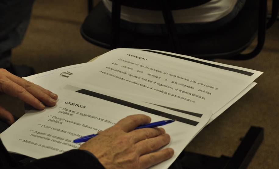 O Departamento de Trânsito do Paraná (Detran) por meio da Controladoria de Inspeção e Auditagem (COIA) e com apoio da Controladoria Geral do Estado iniciaram nesta terça-feira (22) o curso de atualização e instauração de Processo Administrativo Disciplinar (PAD) em Curitiba. Ao todo, devem ser alcançados mais de 90 servidores que atuam na Controladoria de Inspeção e Auditagem da autarquia.