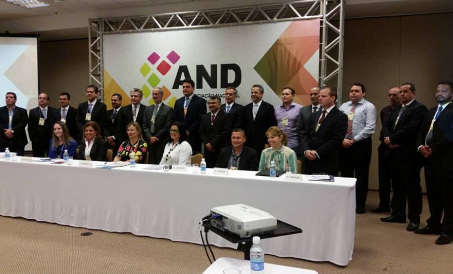 As mudanças recentes na legislação de trânsito e as alterações que passam a valer nos próximos anos são tema do 55º Encontro Nacional dos Detrans, que começa nesta quarta-feira (23), em Brasília. O evento, promovido pela Associação Nacional dos Detrans (AND), reúne diretores e técnicos dos 27 Departamentos Estaduais de Trânsito e representantes do Governo Federal, do legislativo e entidades da sociedade organizada que atuam na área.