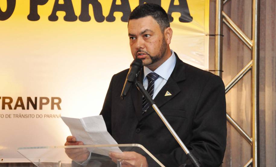 O governador Beto Richa assinou nesta sexta-feira (20), em Curitiba, a lei que regulamenta a atividade dos despachantes de trânsito do Paraná.