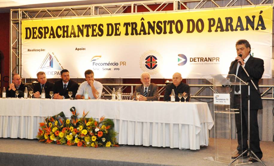 O governador Beto Richa assinou nesta sexta-feira (20), em Curitiba, a lei que regulamenta a atividade dos despachantes de trânsito do Paraná.